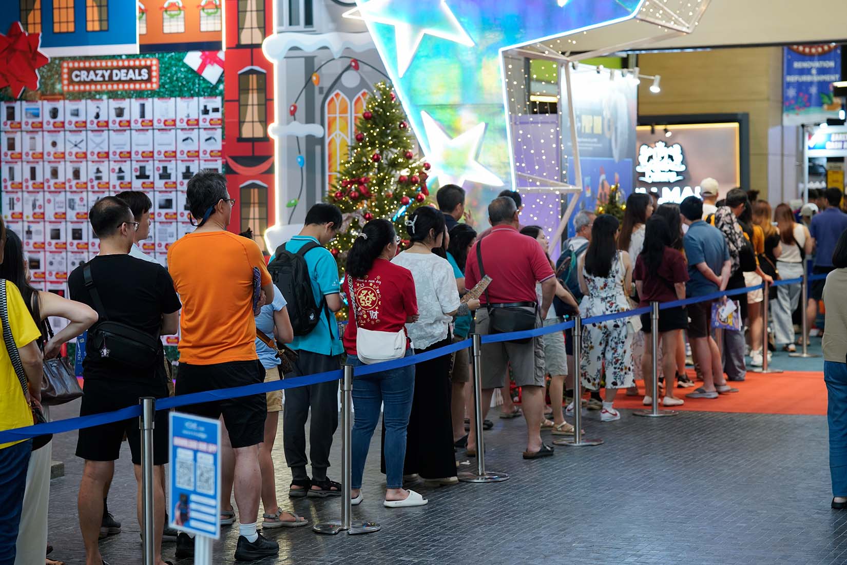 Modern furniture display at Mid Valley home exp